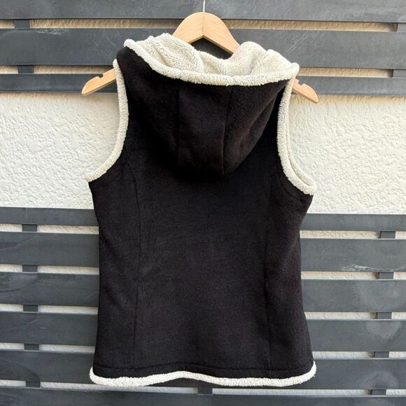 Kuhl Alfpaca Zip Up Hooded Sherpa Lined Vest in Black/Cream | Small - Picture 2 of 6